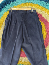 Load image into Gallery viewer, Vintage Pleated Dress Pants SM Sz 8
