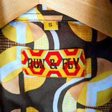 Load image into Gallery viewer, Second Hand Run &amp; Fly Groovy Collared Shirt SM
