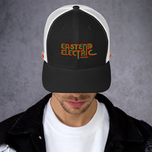 Load image into Gallery viewer, Embroidered Retro Cap
