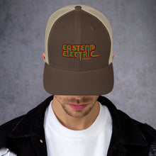 Load image into Gallery viewer, Embroidered Retro Cap
